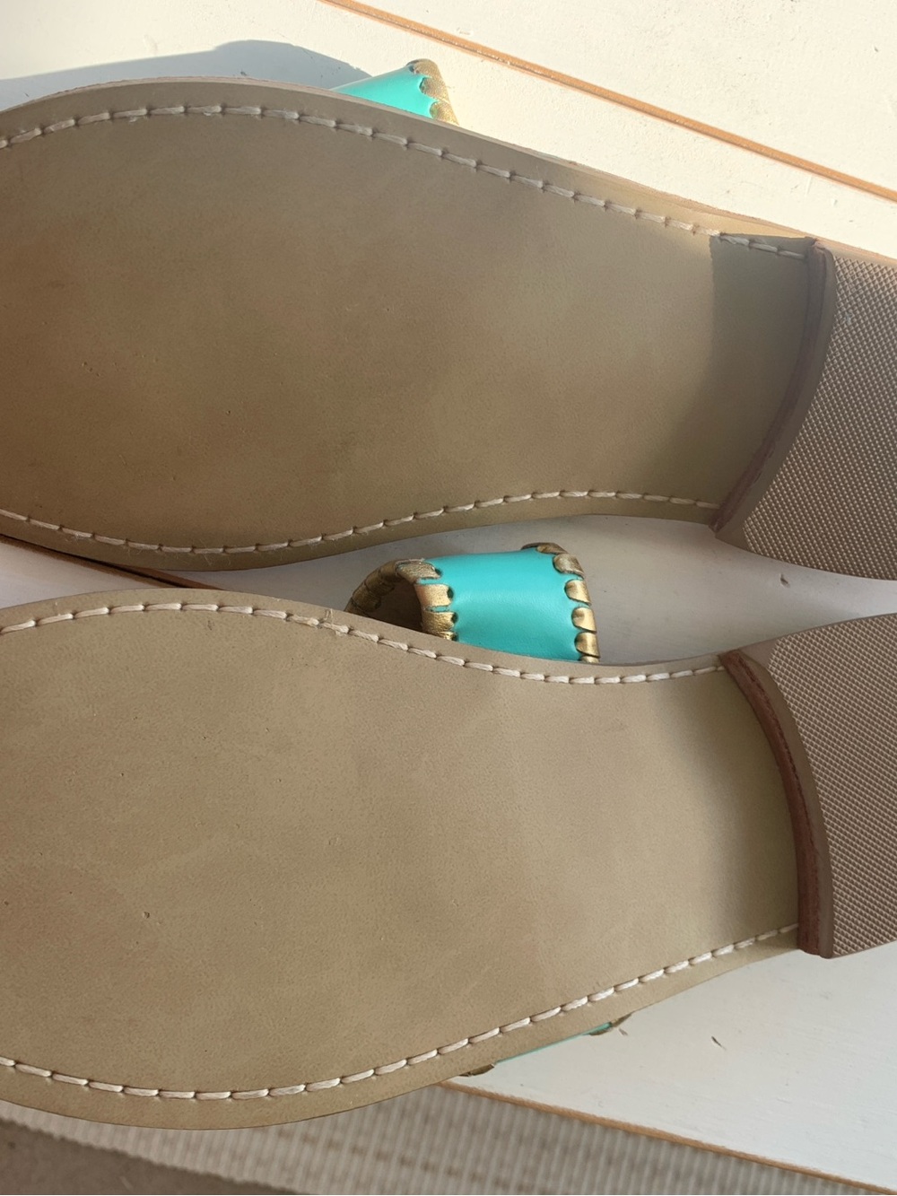 Jack Rogers Turquoise Women's Sandals with Gold Trim 9 NWOT - Picture 3 of 6